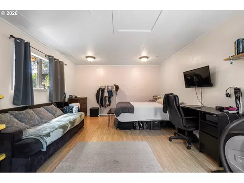 Bedroom - 1572 Wilson Ct, Eugene, OR 97402 photo 11 of 12