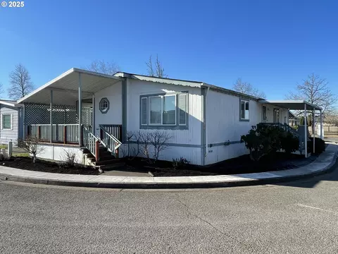 1199 N Terry St #152, Eugene, OR 97402