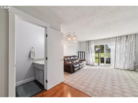 Living - 1302 NE Hogan Dr #169, Gresham, OR 97030 photo 5 of 5