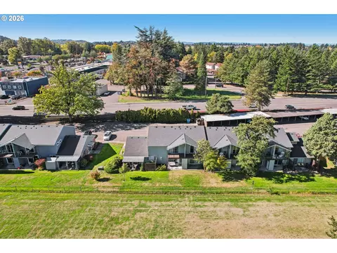 View/Area - 1302 NE Hogan Dr #169, Gresham, OR 97030 photo 6 of 7