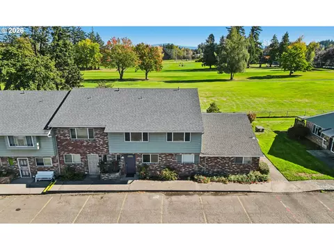 View/Area - 1302 NE Hogan Dr #169, Gresham, OR 97030 photo 2 of 7