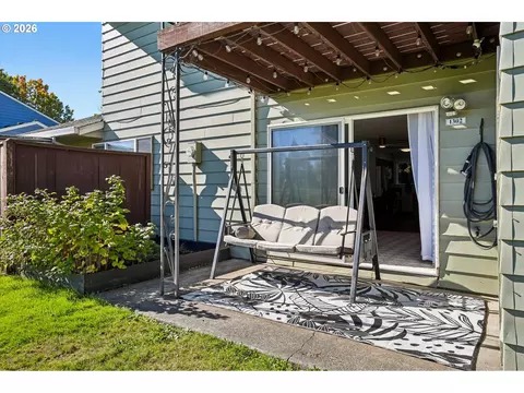 Exterior - 1302 NE Hogan Dr #169, Gresham, OR 97030 photo 5 of 7