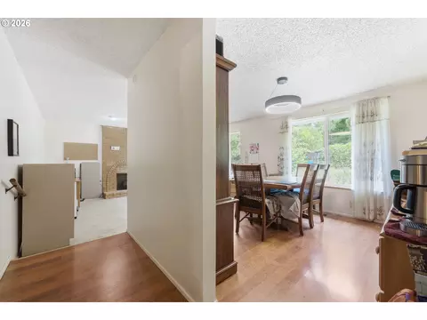 Entry Way - 2281 Blackburn St, Eugene, OR 97405 photo 6 of 6