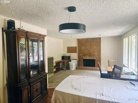 Living - 2281 Blackburn St, Eugene, OR 97405 photo 4 of 4