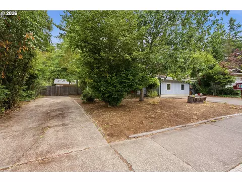 Exterior - 2281 Blackburn St, Eugene, OR 97405 photo 1 of 11