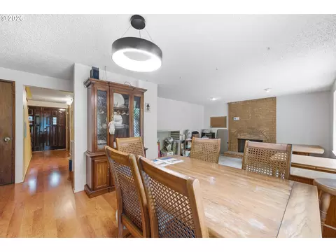 Dining - 2281 Blackburn St, Eugene, OR 97405 photo 1 of 1