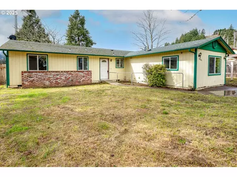 47626 NW 1st St, Oakridge, OR 97463