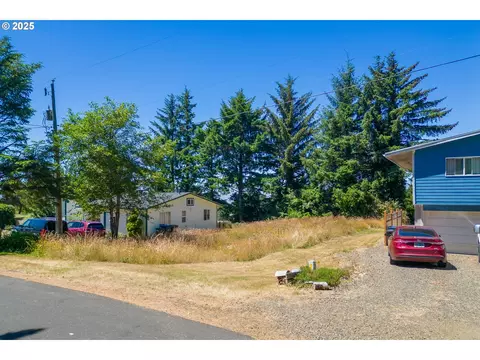 2118 NW Viewridge Dr, Waldport, OR 97394