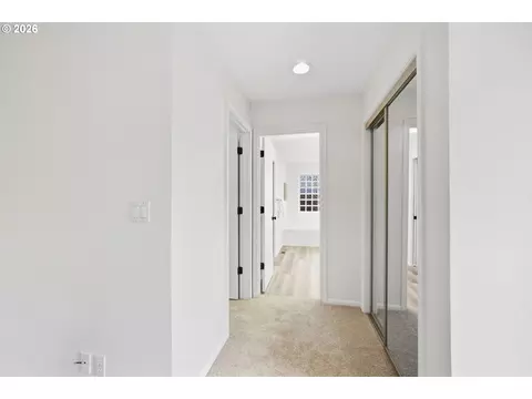 Entry Way - 3115 Metolius Dr, Eugene, OR 97408 photo 6 of 6