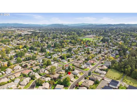 View/Area - 3115 Metolius Dr, Eugene, OR 97408 photo 2 of 3