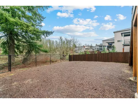 Exterior - 723 SW 49th Dr, Gresham, OR 97080 photo 6 of 7