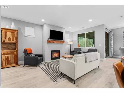 Living - 723 SW 49th Dr, Gresham, OR 97080 photo 2 of 3