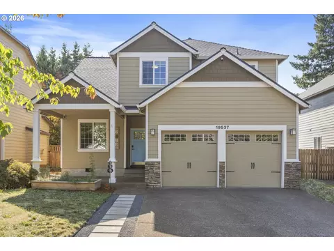 19537 Morrie Dr, Oregon City, OR 97045