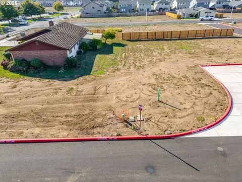1487 S Fir St #LOT 17, Canby, OR 97013