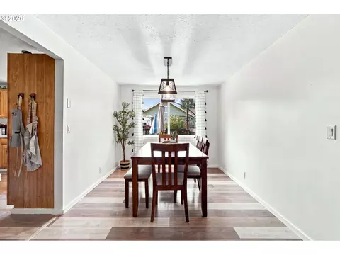 Dining - 992 Travis Ave, Eugene, OR 97404 photo 2 of 2