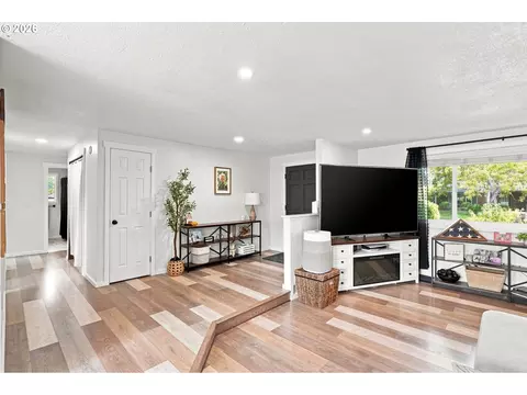 Other - 992 Travis Ave, Eugene, OR 97404 photo 2 of 8