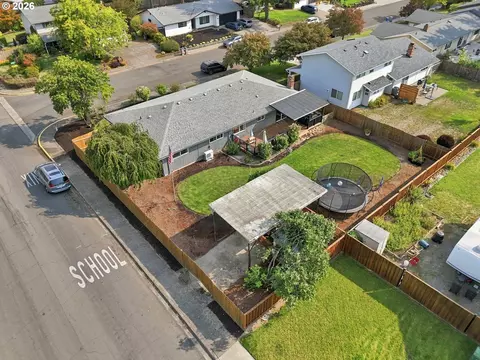 View/Area - 992 Travis Ave, Eugene, OR 97404 photo 3 of 7