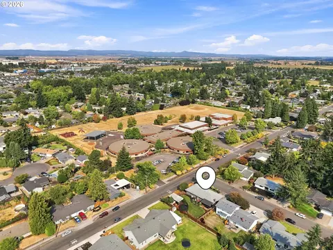 View/Area - 992 Travis Ave, Eugene, OR 97404 photo 7 of 7