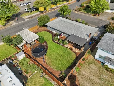 View/Area - 992 Travis Ave, Eugene, OR 97404 photo 4 of 7