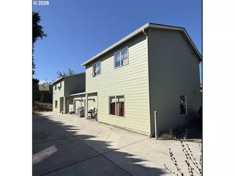 4723 E 18th St, Vancouver, WA 98661