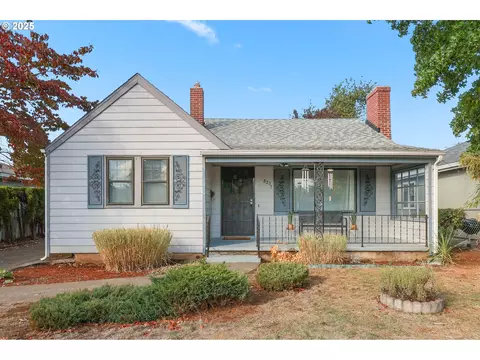 8233 NE Tillamook St, Portland, OR 97220