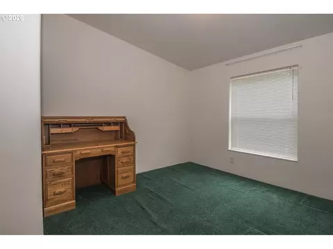 Bedroom - 119 SE 216th Ave, Gresham, OR 97030 photo 1 of 6