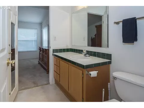 Bath - 119 SE 216th Ave, Gresham, OR 97030 photo 1 of 3