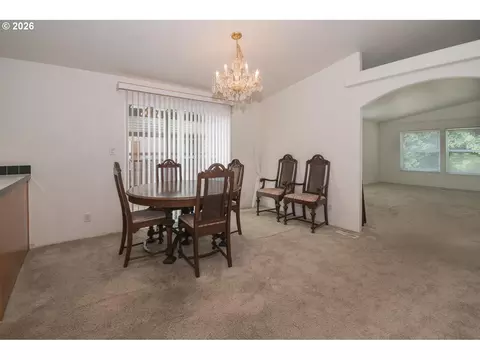 Dining - 119 SE 216th Ave, Gresham, OR 97030 photo 2 of 4
