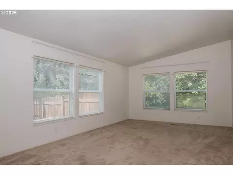 Living - 119 SE 216th Ave, Gresham, OR 97030 photo 4 of 5