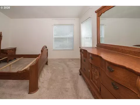 Bedroom - 119 SE 216th Ave, Gresham, OR 97030 photo 2 of 6