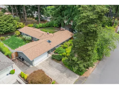 11805 SW Belvidere Pl, Portland, OR 97225