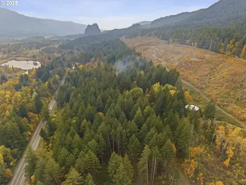 warren rd, North Bonneville, WA 98639