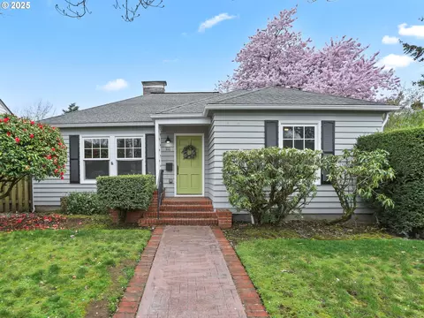 111 W 36th St, Vancouver, WA 98660