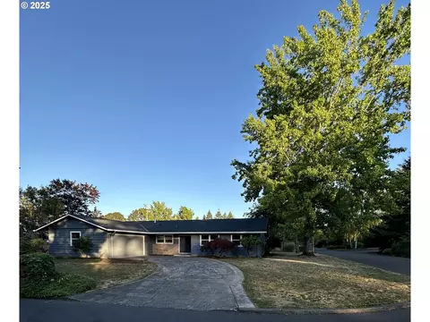 8940 SW Oak Ln, Portland, OR 97223