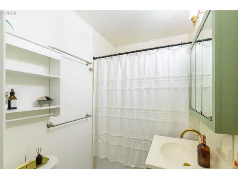 Bath - 1835 City View St, Eugene, OR 97405 photo 1 of 2