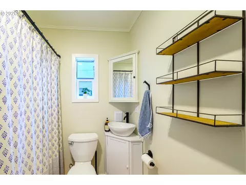 Bath - 1835 City View St, Eugene, OR 97405 photo 2 of 2
