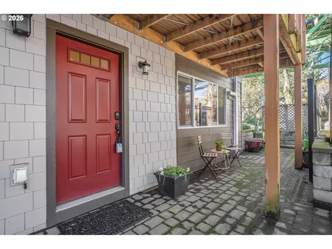 8682 N Willamette Blvd, Portland, OR 97203