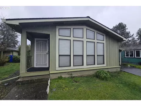 17442 NE Glisan St #2, Portland, OR 97230