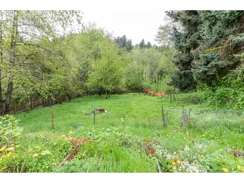 Exterior - 765 SE 775 Se Roberts Ave, Gresham, OR 97080 photo 3 of 5