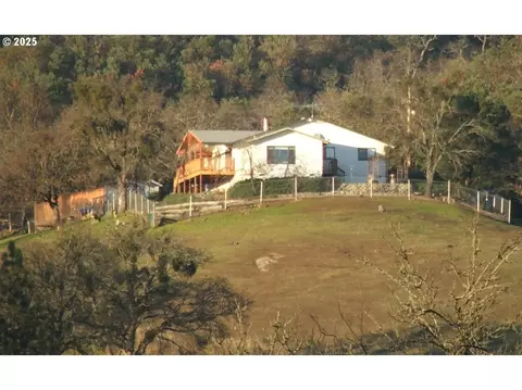 280 Horizon Ln, Myrtle Creek, OR 97457