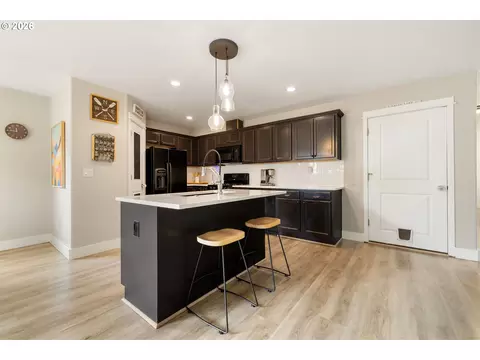 Kitchen - 38853 Redwood St, Sandy, OR 97055 photo 2 of 4