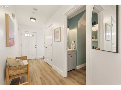 Entry Way - 38853 Redwood St, Sandy, OR 97055 photo 5 of 5
