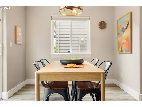 Dining - 38853 Redwood St, Sandy, OR 97055 photo 2 of 2