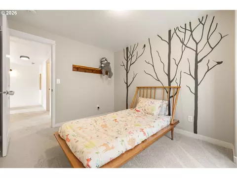 Bedroom - 38853 Redwood St, Sandy, OR 97055 photo 2 of 8