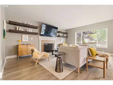 Living - 38853 Redwood St, Sandy, OR 97055 photo 2 of 2