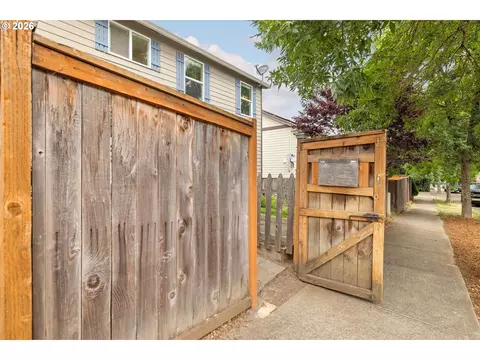 Exterior - 38853 Redwood St, Sandy, OR 97055 photo 5 of 12