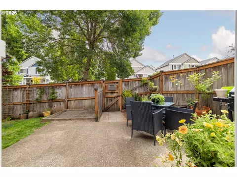Exterior - 38853 Redwood St, Sandy, OR 97055 photo 3 of 12