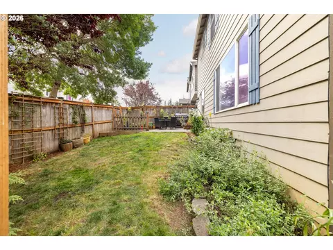 Exterior - 38853 Redwood St, Sandy, OR 97055 photo 10 of 12