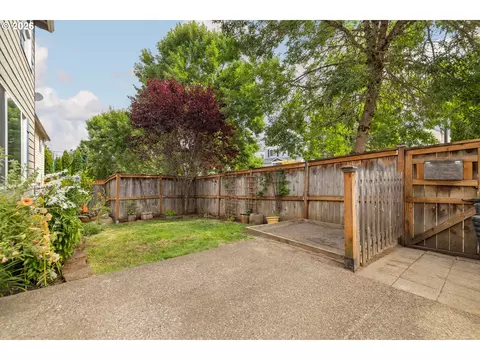 Exterior - 38853 Redwood St, Sandy, OR 97055 photo 7 of 12