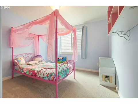 Bedroom - 38853 Redwood St, Sandy, OR 97055 photo 3 of 8
